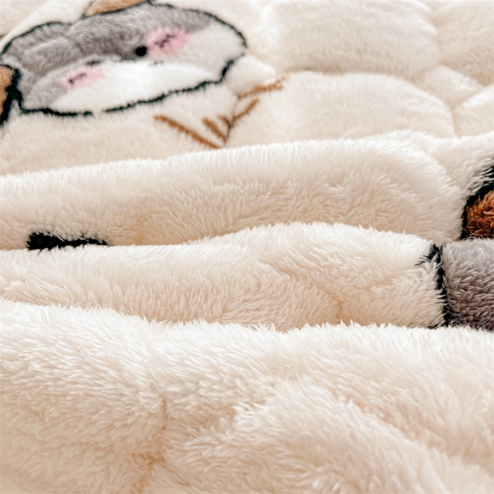 91家纺网 家纺一手货源 找家纺 雯豆家纺 2024冬款新品泰迪绒夹棉床笠三件套北极绒床垫保护套加厚保暖床笠 泰迪绒床笠-芭比熊