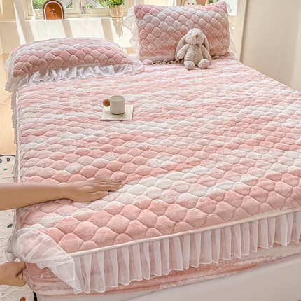 91家纺网 家纺一手货源 找家纺 （总）眠势力 2025新款牛奶绒花边床笠夹棉加绒床罩子冬季加厚雪纺床垫保护套小清新