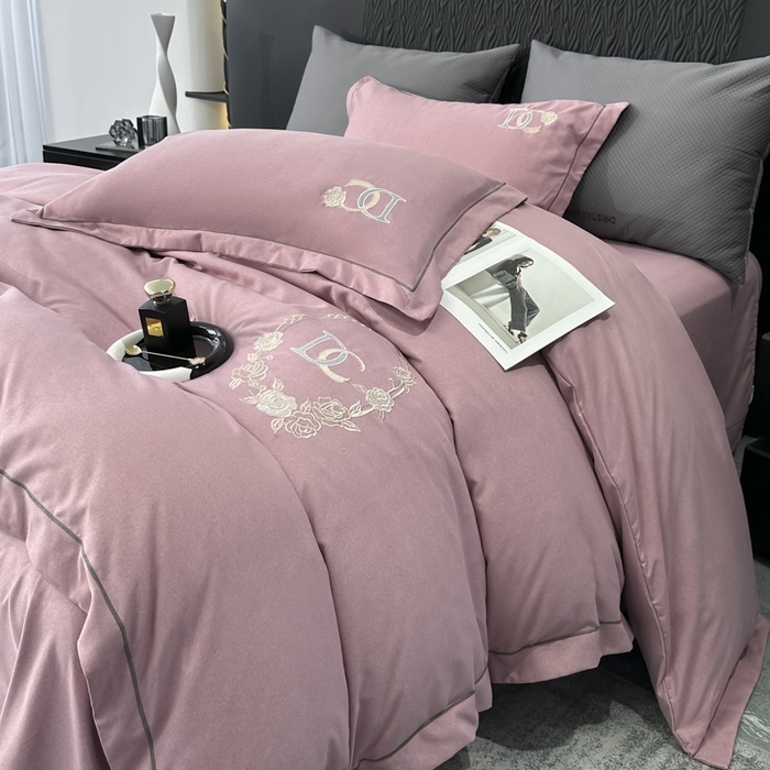 91家纺网 家纺一手货源 找家纺 梵克保罗 2024新款加厚肌理纹碳素磨毛刺绣四件套 豆沙粉