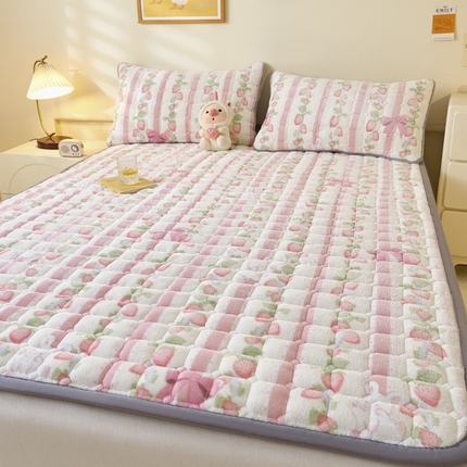 91家纺网 家纺一手货源 找家纺 卡伦家纺 2025新款A类牛奶绒夹棉加厚床垫单人双人床垫保护垫 青春曲调