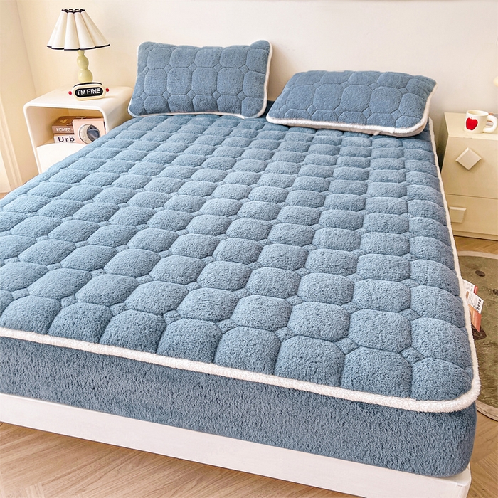 91家纺网 家纺一手货源 找家纺 雯豆家纺 2024冬款新品泰迪绒夹棉床笠三件套北极绒床垫保护套加厚保暖床笠 泰迪绒床笠-海因蓝