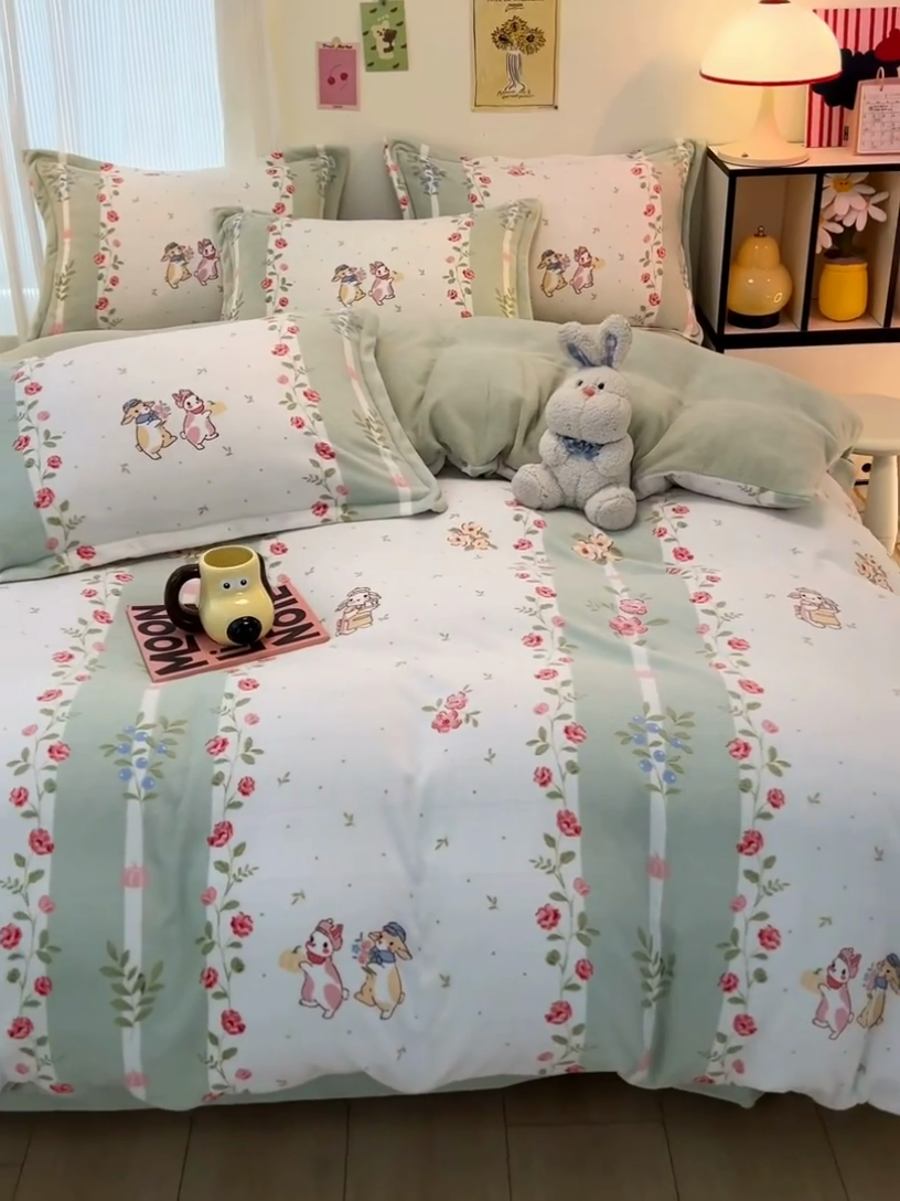 91家纺网 家纺一手货源 找家纺 2024新款A类高克重时尚风牛奶绒加厚保暖系列套件单品-四件套 波点熊猫