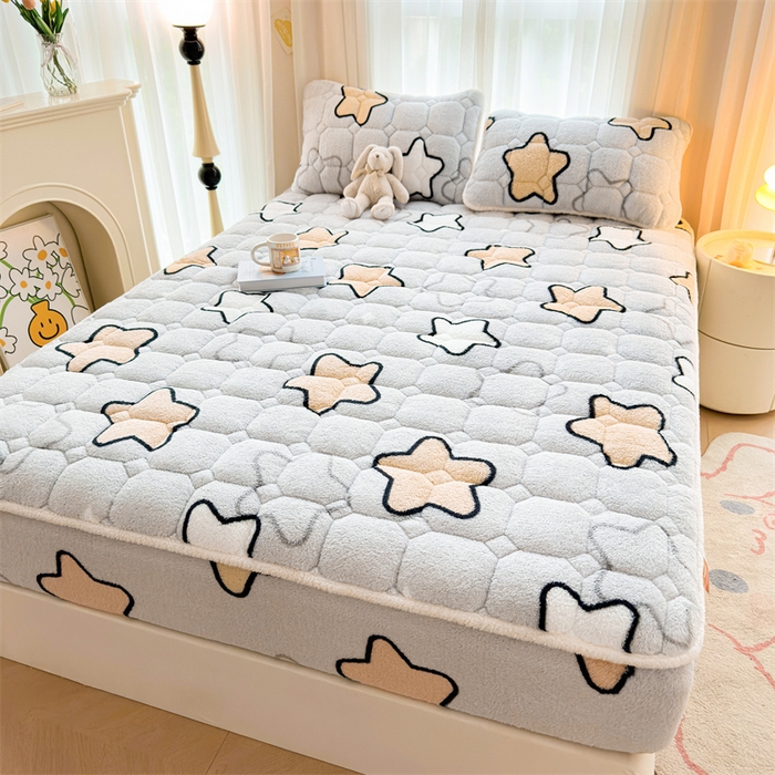 91家纺网 家纺一手货源 找家纺 雯豆家纺 2024冬款新品泰迪绒夹棉床笠三件套北极绒床垫保护套加厚保暖床笠 泰迪绒床笠-闪耀星辰