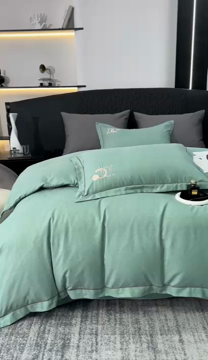 91家纺网 家纺一手货源 找家纺 梵克保罗 2024新款加厚肌理纹碳素磨毛刺绣四件套 复古绿