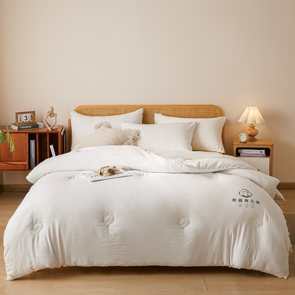 91家纺网 家纺一手货源 找家纺 圣尔雅家纺 2025新款水洗棉新疆棉花被冬被被子 优雅白