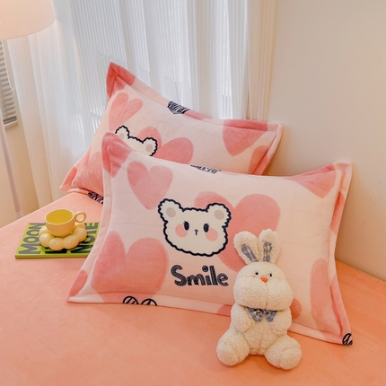 2024新款A类高克重时尚风牛奶绒加厚保暖系列--枕套 波波熊粉