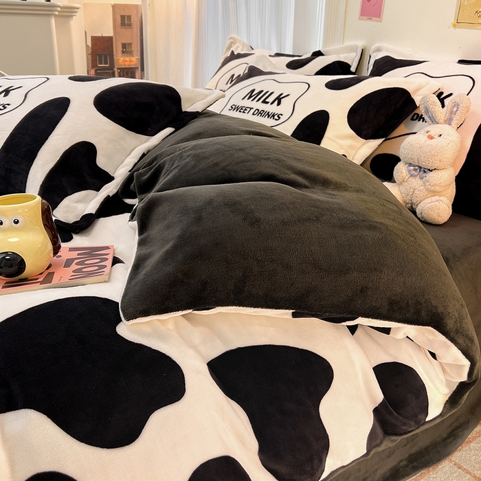 91家纺网 家纺一手货源 找家纺 2024新款A类高克重时尚风牛奶绒加厚保暖系列--枕套 大奶牛