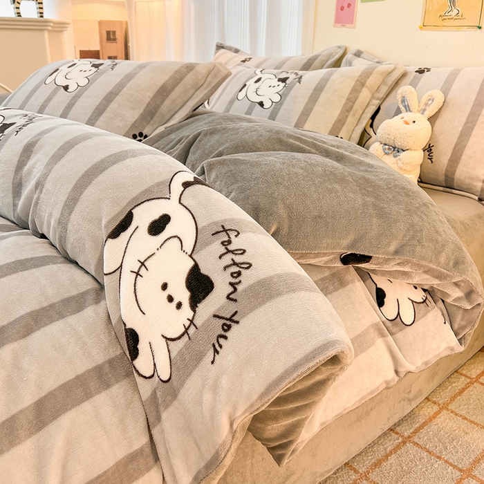 91家纺网 家纺一手货源 找家纺 2024新款A类高克重时尚风牛奶绒加厚保暖系列套件单品-四件套 黑白猫