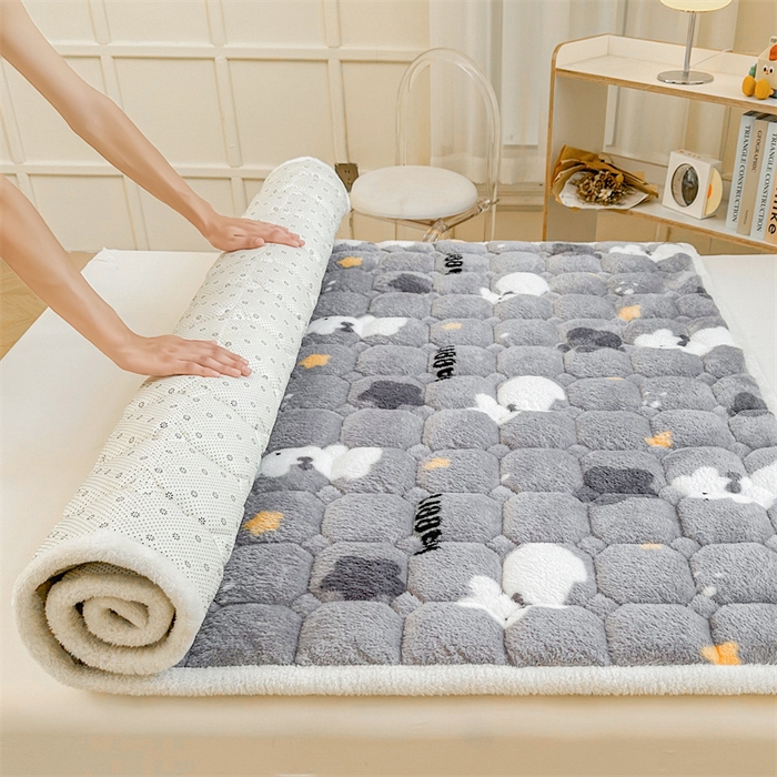 91家纺网 家纺一手货源 找家纺 雯豆家纺 2024新款泰迪绒床垫床护垫加厚北极绒床褥子印花小清新床垫子 泰迪绒床褥-尤拉