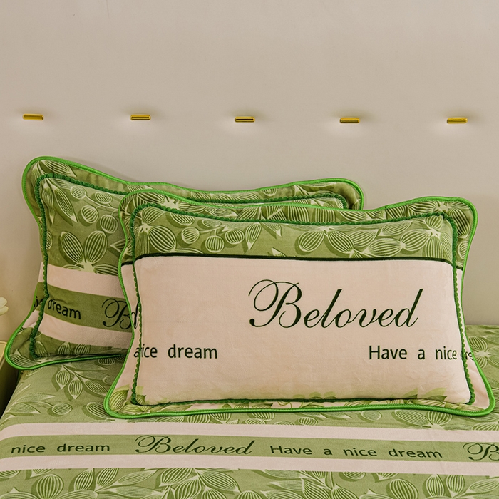 91家纺网 家纺一手货源 找家纺 赫本家纺  2025新品8-9斤爆品牛奶绒四件套床裙款金雕绒法莱绒四套件 春风十里