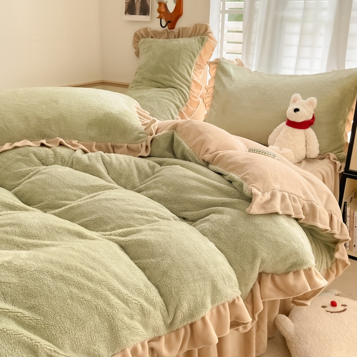 91家纺网 家纺一手货源 找家纺 星座家纺 2025新款牛奶绒花边床裙款四件套 床裙款-淡雅绿＋奶咖