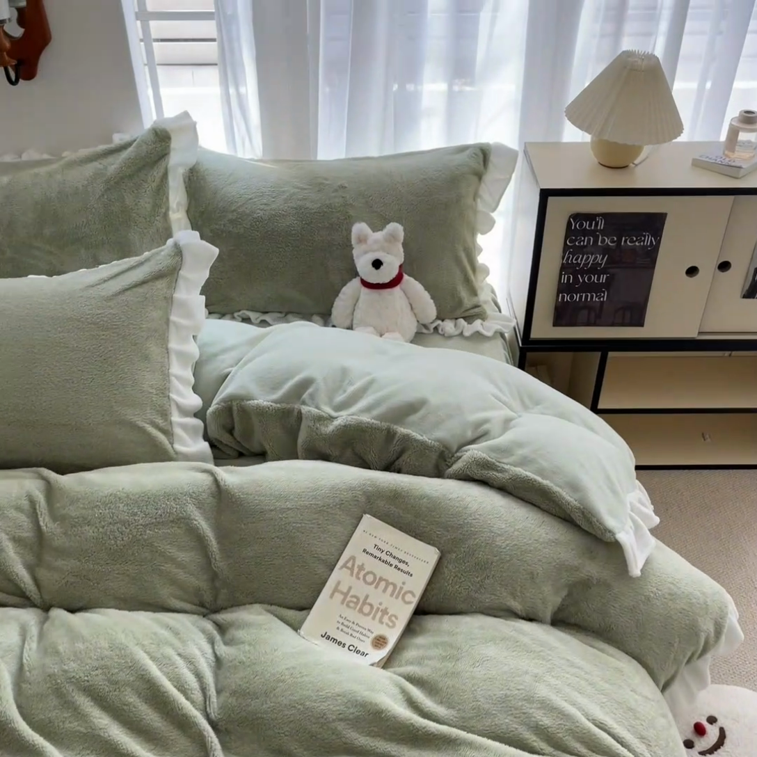 91家纺网 家纺一手货源 找家纺 星座家纺 2025新款牛奶绒花边床裙款四件套 床裙款-淡雅绿