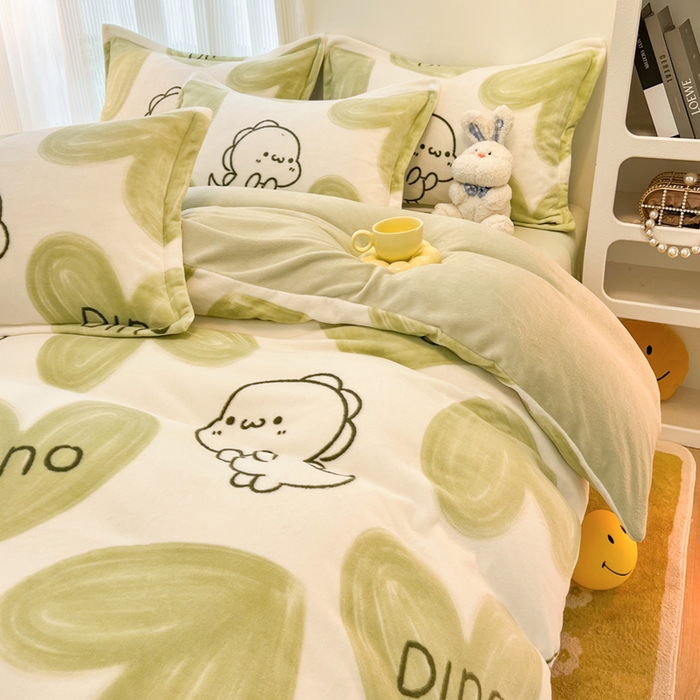 91家纺网 家纺一手货源 找家纺 2024新款A类高克重时尚风牛奶绒加厚保暖系列套件单品-四件套 爱心小龙