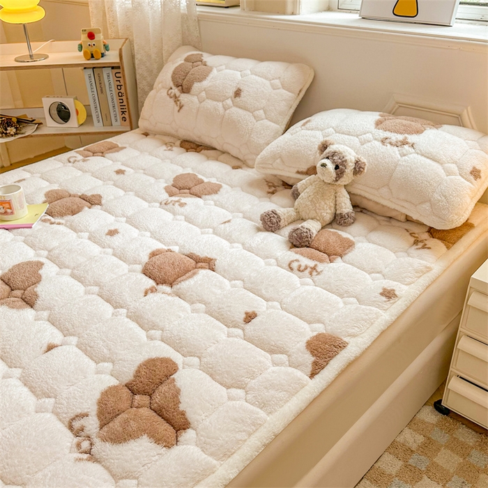 91家纺网 家纺一手货源 找家纺 雯豆家纺 2024新款泰迪绒床垫床护垫加厚北极绒床褥子印花小清新床垫子 泰迪绒床褥-熊宝乖乖