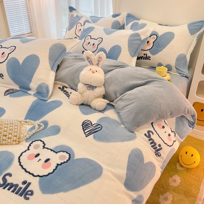 91家纺网 家纺一手货源 找家纺 2024新款A类高克重时尚风牛奶绒加厚保暖系列--枕套 波波熊蓝