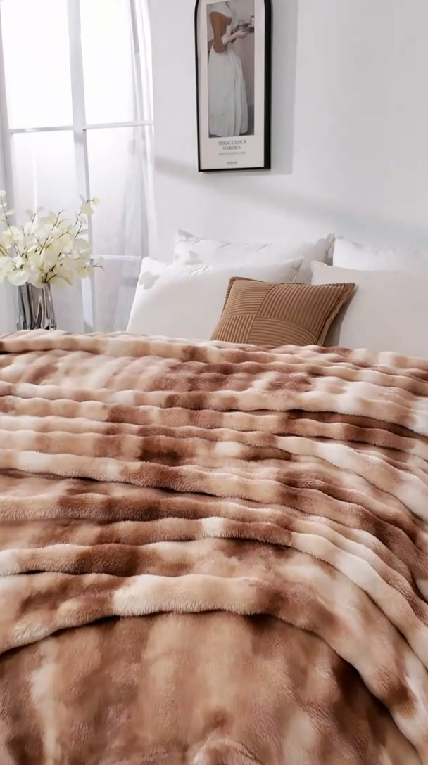 91家纺网 家纺一手货源 找家纺 巴木赫 2024新款300克印花泡泡毛毯毯子 浅咖