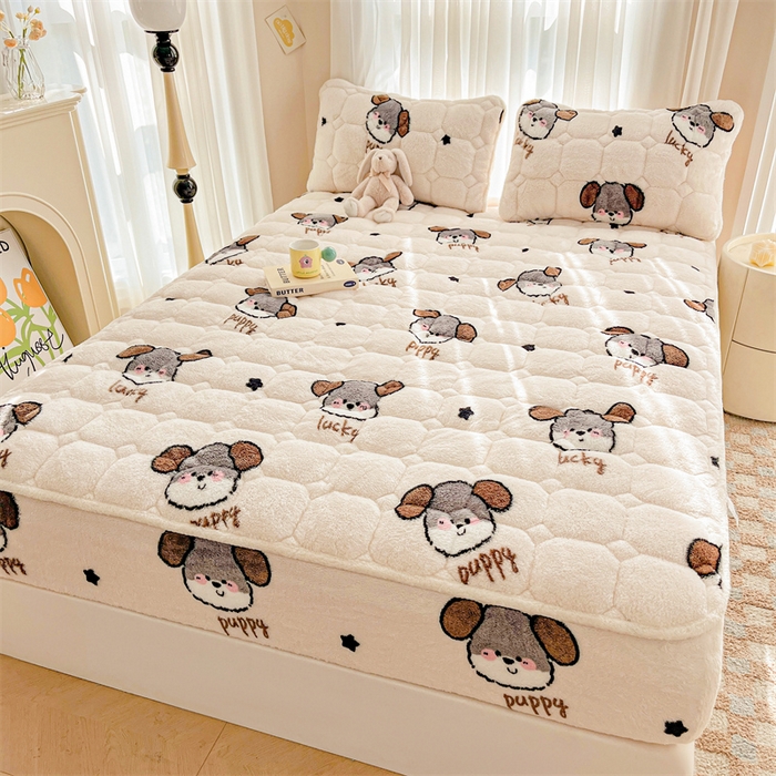 91家纺网 家纺一手货源 找家纺 雯豆家纺 2024冬款新品泰迪绒夹棉床笠三件套北极绒床垫保护套加厚保暖床笠 泰迪绒床笠-芭比熊