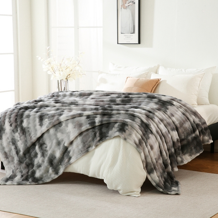 91家纺网 家纺一手货源 找家纺 巴木赫 2024新款300克印花泡泡毛毯毯子 深灰