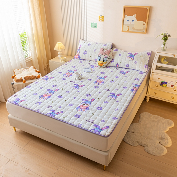 91家纺网 家纺一手货源 找家纺 卡伦家纺 2025新款A类牛奶绒夹棉加厚床垫单人双人床垫保护垫 星梦露