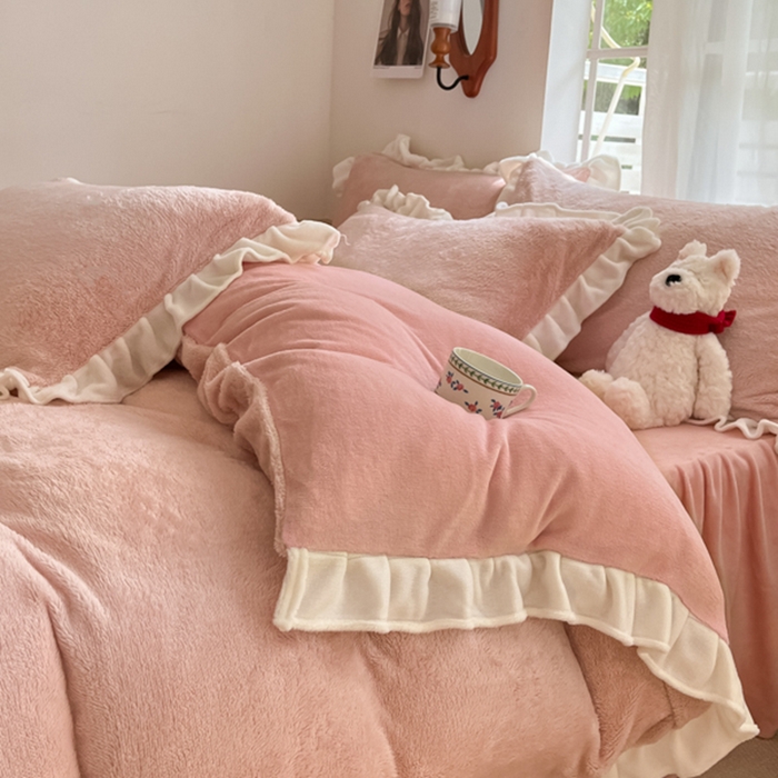 91家纺网 家纺一手货源 找家纺 星座家纺 2025新款牛奶绒花边床裙款四件套 床裙款-豆沙粉＋樱花粉