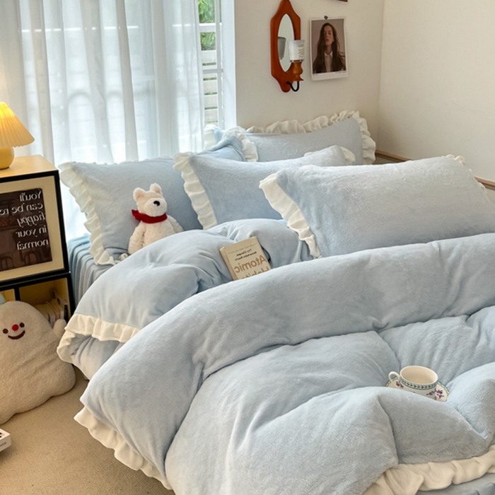 91家纺网 家纺一手货源 找家纺 星座家纺 2025新款牛奶绒花边床裙款四件套 床裙款-天空蓝