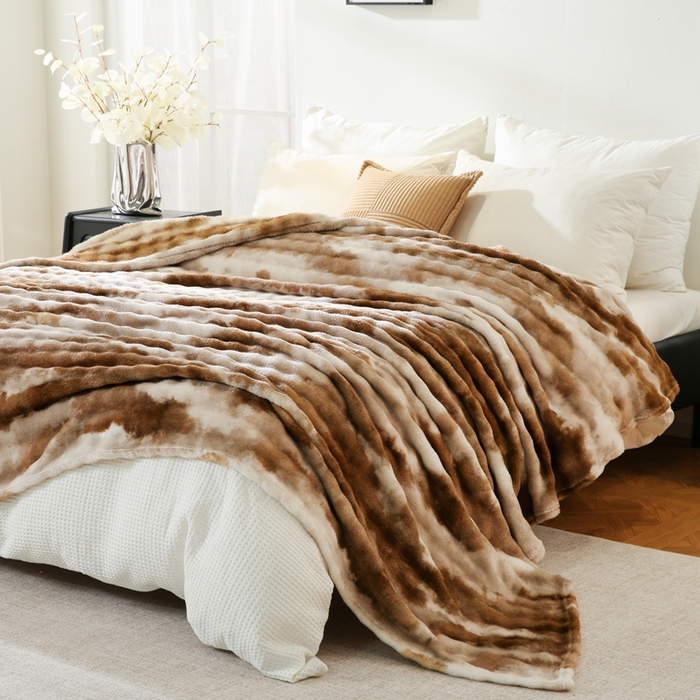 91家纺网 家纺一手货源 找家纺 巴木赫 2024新款300克印花泡泡毛毯毯子 棕色