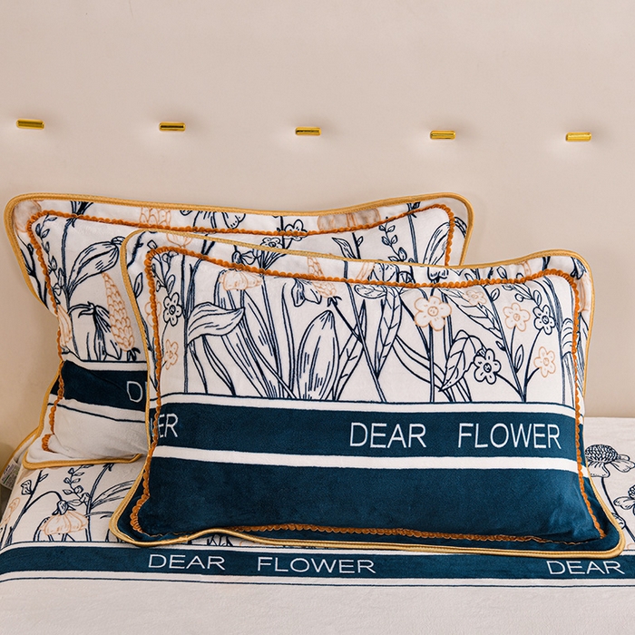 91家纺网 家纺一手货源 找家纺 赫本家纺  2025新品8-9斤爆品牛奶绒四件套床裙款金雕绒法莱绒四套件 浪漫生活