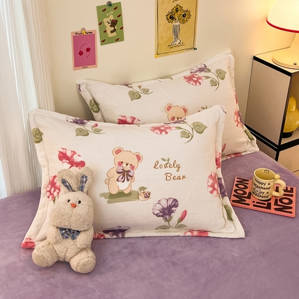 2024新款A类高克重时尚风牛奶绒加厚保暖系列--枕套 牵牛花小熊