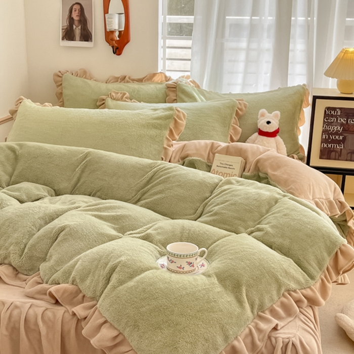 91家纺网 家纺一手货源 找家纺 星座家纺 2025新款牛奶绒花边床裙款四件套 床裙款-淡雅绿＋奶咖