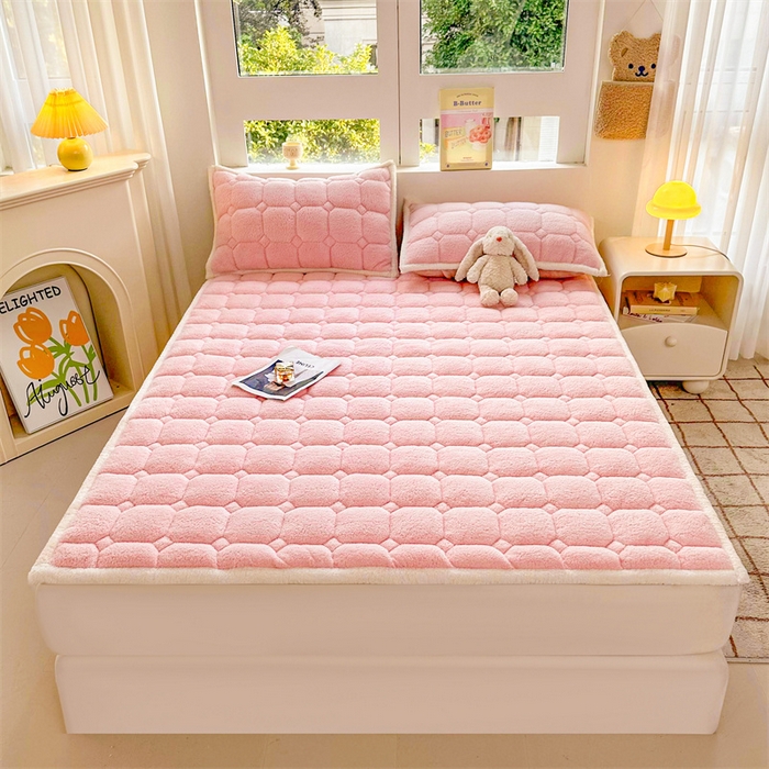 91家纺网 家纺一手货源 找家纺 雯豆家纺 2024新款泰迪绒床垫床护垫加厚北极绒床褥子印花小清新床垫子 泰迪绒床褥-玉粉