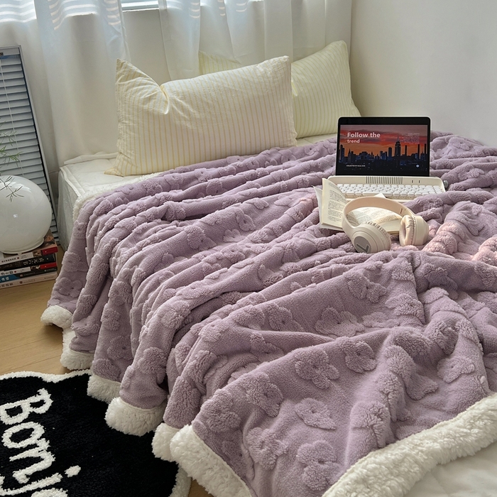 91家纺网 家纺一手货源 找家纺 六巷胡同 2024新款INS云朵花舒棉绒羊羔绒毛毯 云朵花-芋泥紫