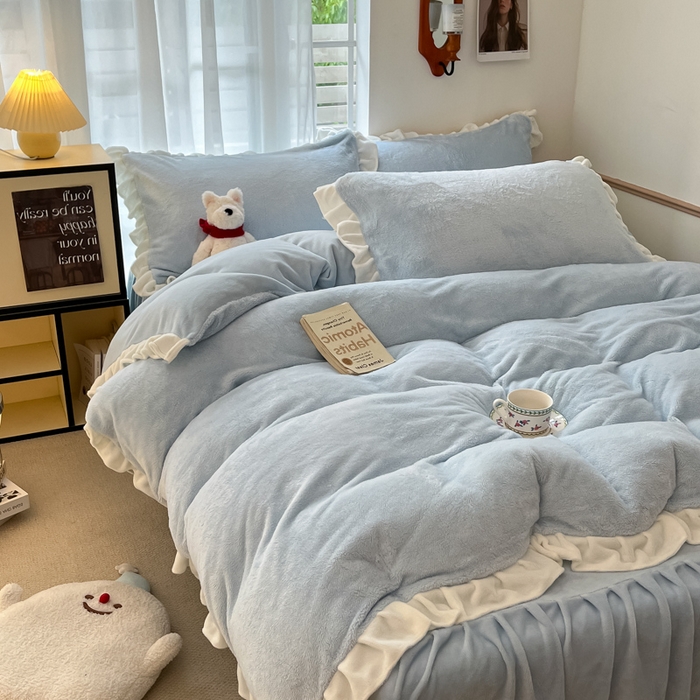 91家纺网 家纺一手货源 找家纺 星座家纺 2025新款牛奶绒花边床裙款四件套 床裙款-天空蓝