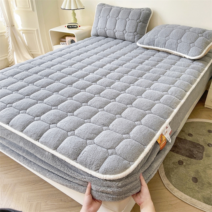 91家纺网 家纺一手货源 找家纺 雯豆家纺 2024冬款新品泰迪绒夹棉床笠三件套北极绒床垫保护套加厚保暖床笠 泰迪绒床笠-绅士灰