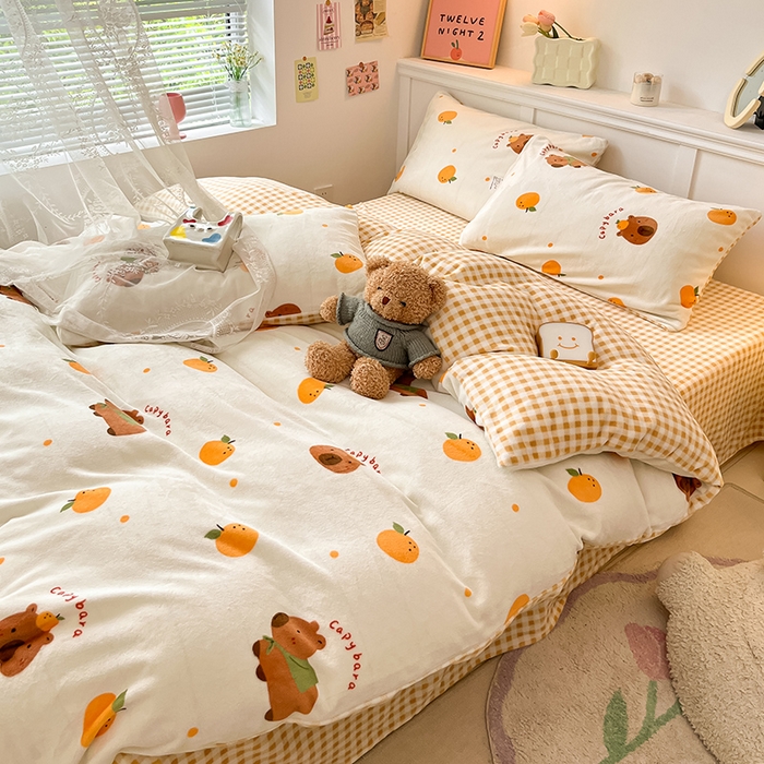 91家纺网 家纺一手货源 找家纺 桃子家居 2024新款小清新卡通加厚牛奶绒全工艺200克印花牛奶绒系列四件套 绒-吉利小豚鼠