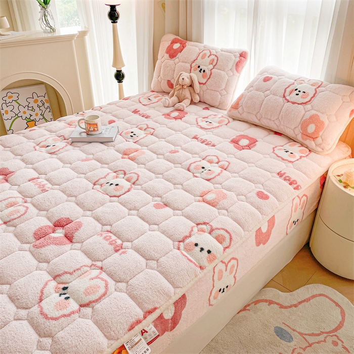 91家纺网 家纺一手货源 找家纺 雯豆家纺 2024冬款新品泰迪绒夹棉床笠三件套北极绒床垫保护套加厚保暖床笠 泰迪绒床笠-浪漫兔