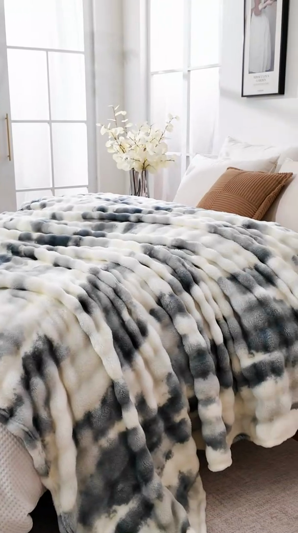 91家纺网 家纺一手货源 找家纺 巴木赫 2024新款300克印花泡泡毛毯毯子 水墨画