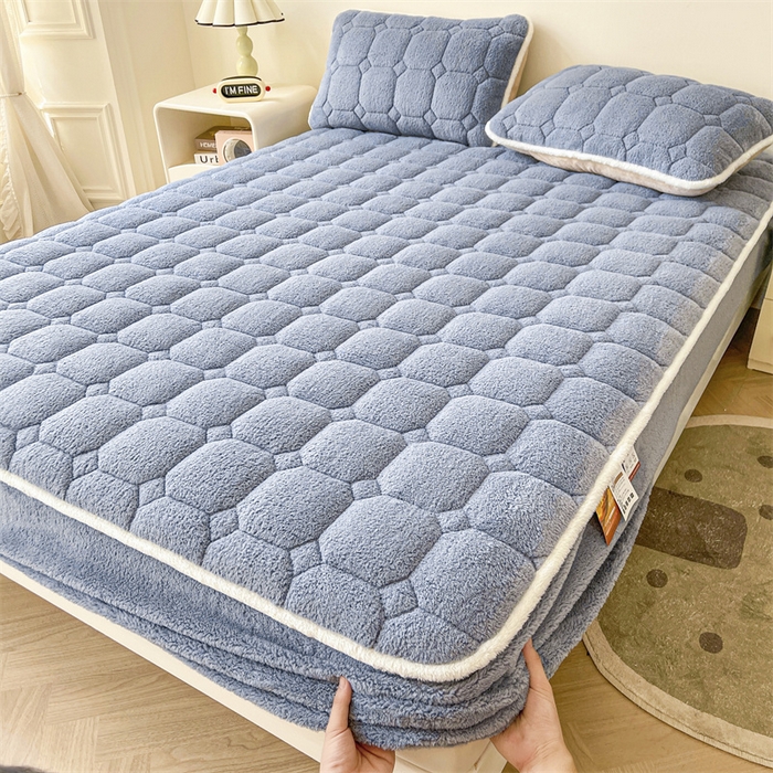 91家纺网 家纺一手货源 找家纺 雯豆家纺 2024冬款新品泰迪绒夹棉床笠三件套北极绒床垫保护套加厚保暖床笠 泰迪绒床笠-宾利蓝