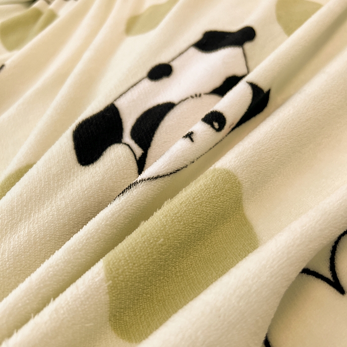 91家纺网 家纺一手货源 找家纺 2024新款A类高克重时尚风牛奶绒加厚保暖系列--枕套 波点熊猫