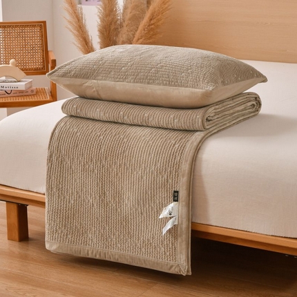 91家纺网 家纺一手货源 找家纺 （总）有货 2024新款消光透气暖绒繁星床盖三件套