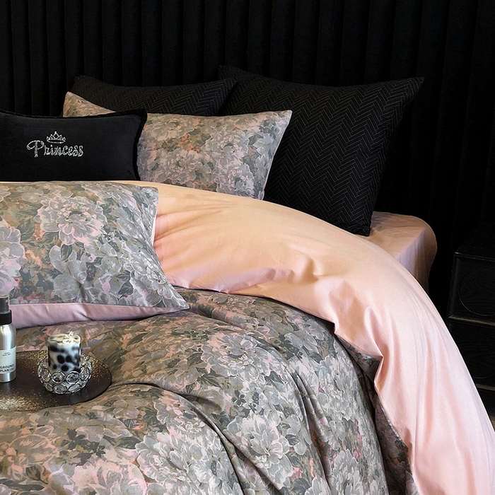 91家纺网 家纺一手货源 找家纺 立奥被业 2024新款全棉高密磨毛数码印花四件套 墨兰粉