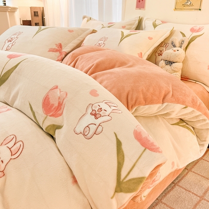 2024新款A类高克重时尚风牛奶绒加厚保暖系列套件单品-四件套 花花小兔粉