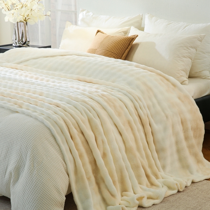 91家纺网 家纺一手货源 找家纺 巴木赫 2024新款300克印花泡泡毛毯毯子 奶白