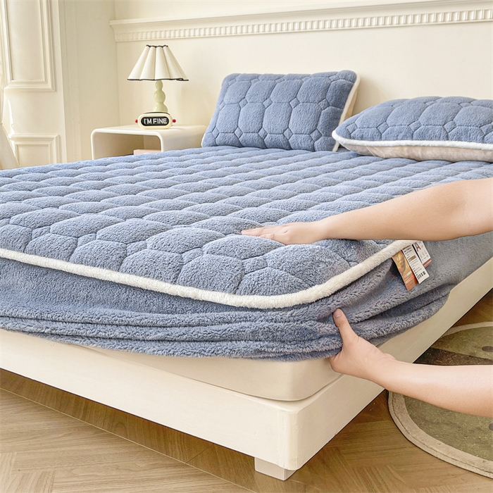 91家纺网 家纺一手货源 找家纺 雯豆家纺 2024冬款新品泰迪绒夹棉床笠三件套北极绒床垫保护套加厚保暖床笠 泰迪绒床笠-宾利蓝