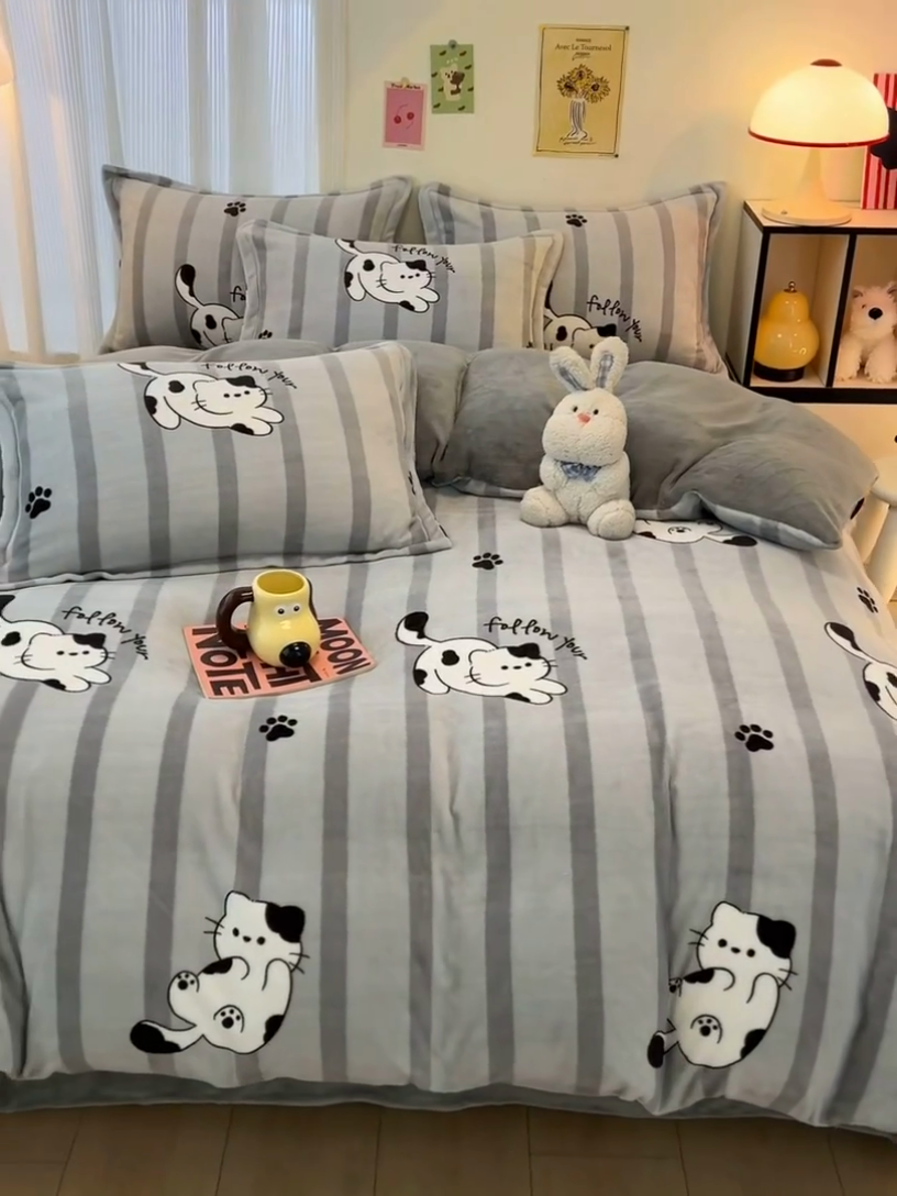 91家纺网 家纺一手货源 找家纺 2024新款A类高克重时尚风牛奶绒加厚保暖系列套件单品-四件套 黑白猫