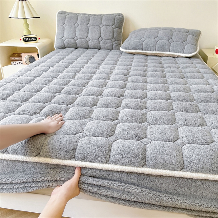 91家纺网 家纺一手货源 找家纺 雯豆家纺 2024冬款新品泰迪绒夹棉床笠三件套北极绒床垫保护套加厚保暖床笠 泰迪绒床笠-绅士灰