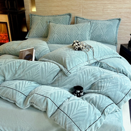 慕希家纺 2024新款高克重牛奶绒雕花四件套-欣欣向荣 欣欣向荣-湖蓝