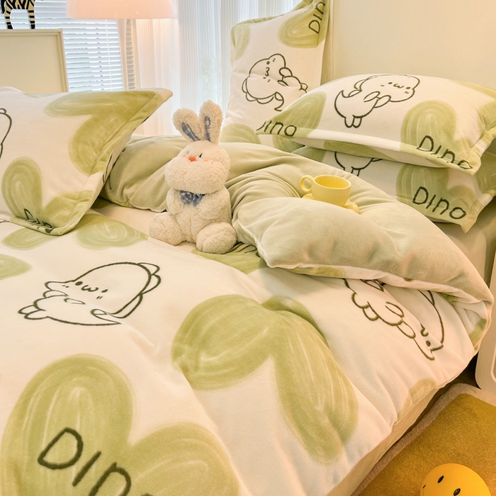 91家纺网 家纺一手货源 找家纺 2024新款A类高克重时尚风牛奶绒加厚保暖系列套件单品-被套 爱心小龙