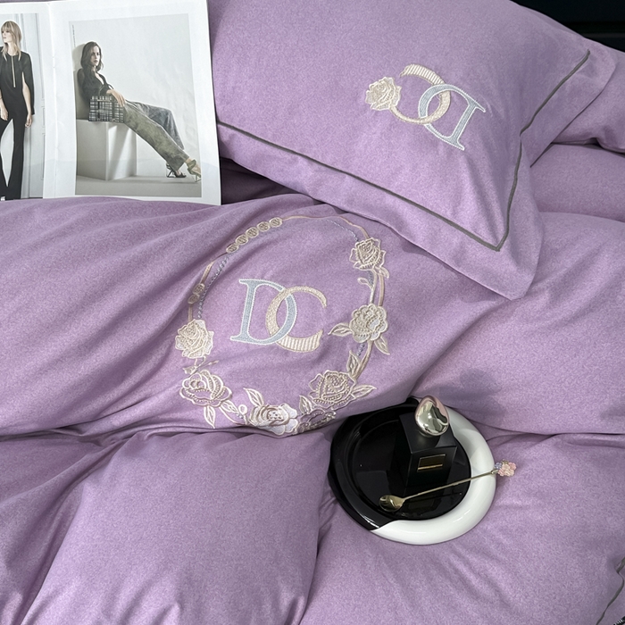 91家纺网 家纺一手货源 找家纺 梵克保罗 2024新款加厚肌理纹碳素磨毛刺绣四件套 丁香紫