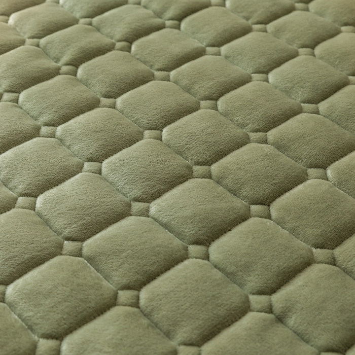 91家纺网 家纺一手货源 找家纺 卡伦家纺 2025新款A类牛奶绒夹棉加厚床垫单人双人床垫保护垫 抹茶绿