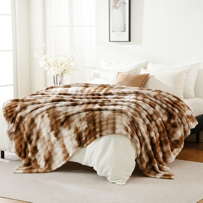 91家纺网 家纺一手货源 找家纺 巴木赫 2024新款300克印花泡泡毛毯毯子 棕色